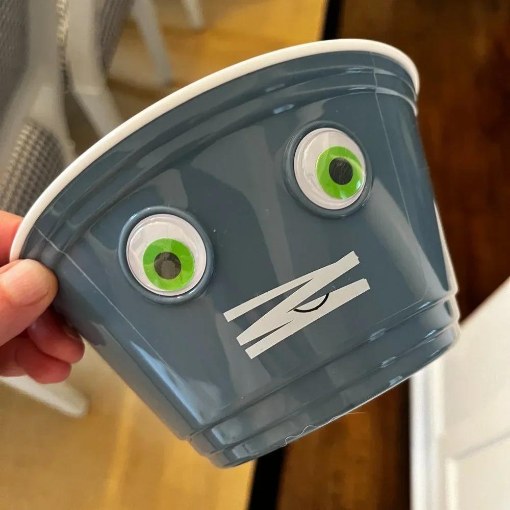 Plastic Google-Eyed Snack Bowls - Set of 4‎ (new)